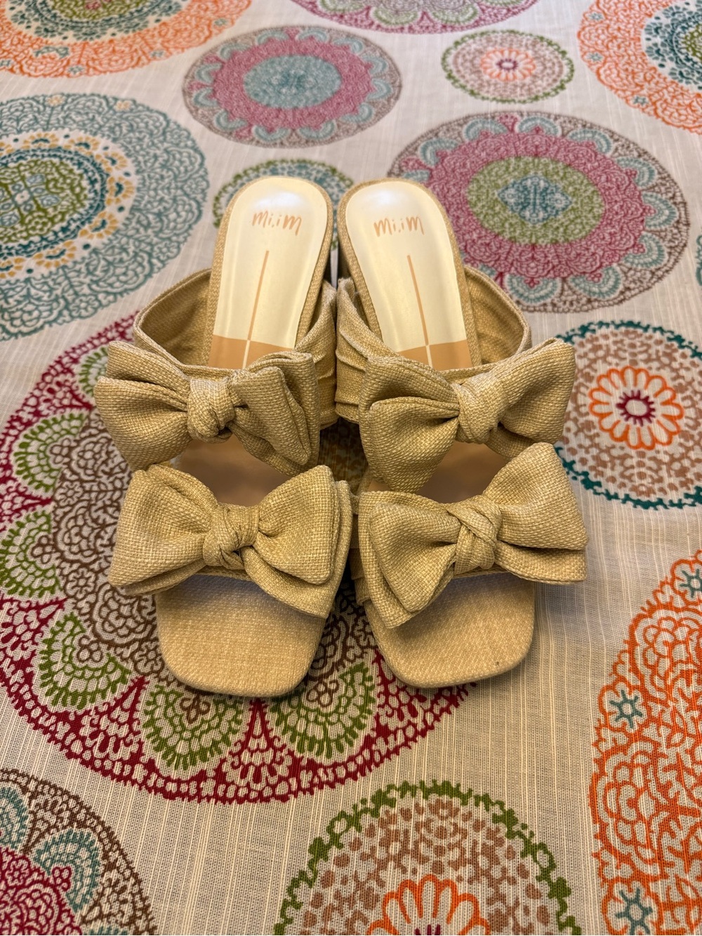 NWT GORGEOUS Miim Natural Raffia Bow Heels